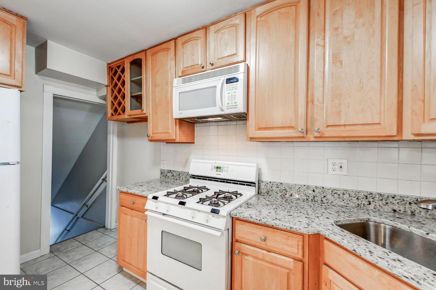 8074 Wallace Road Baltimore, MD 21222 - Photo 15 of 38