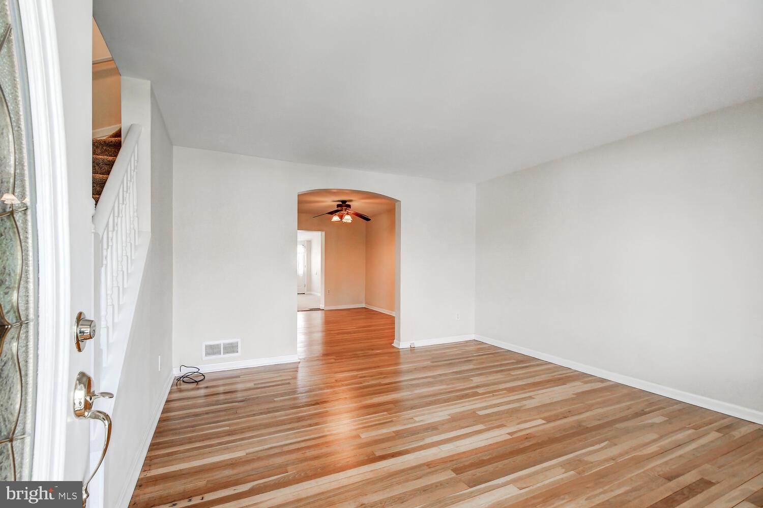 8074 Wallace Road Baltimore, MD 21222 - Photo 8 of 38