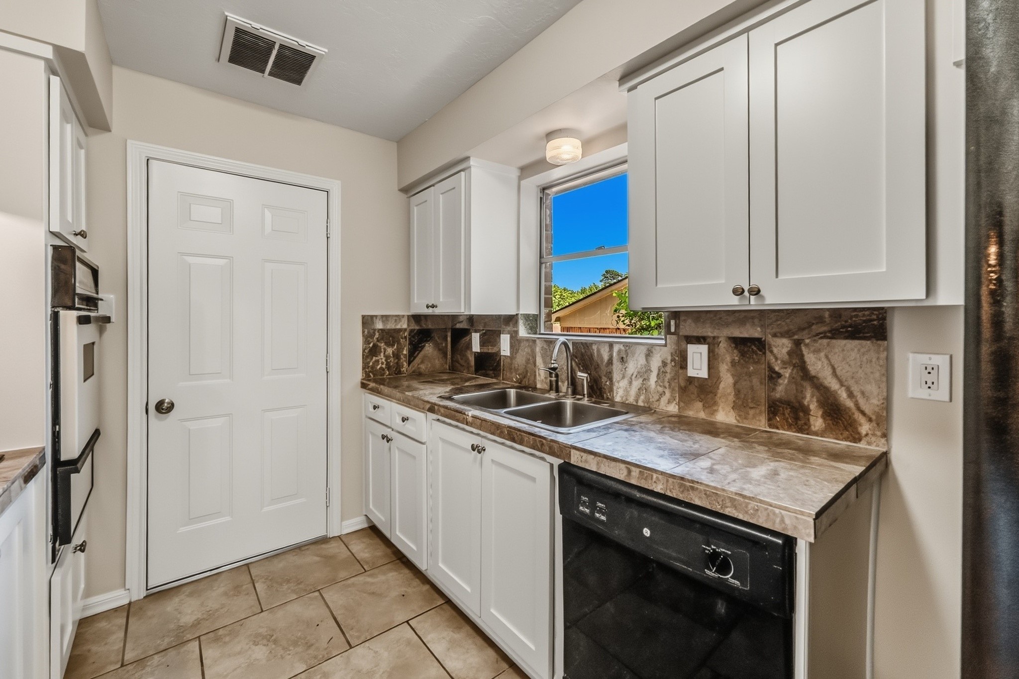 2615 Chimney Rock Road Huntsville, TX 77320 - Photo 11 of 46
