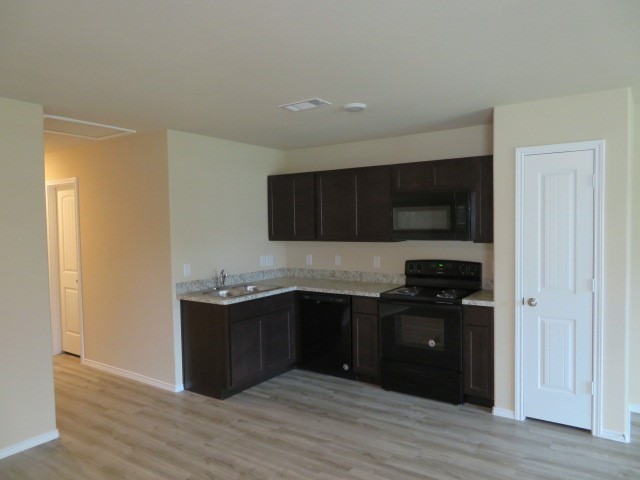 120 East Ash Street Angleton, TX 77515 - Photo 3 of 13