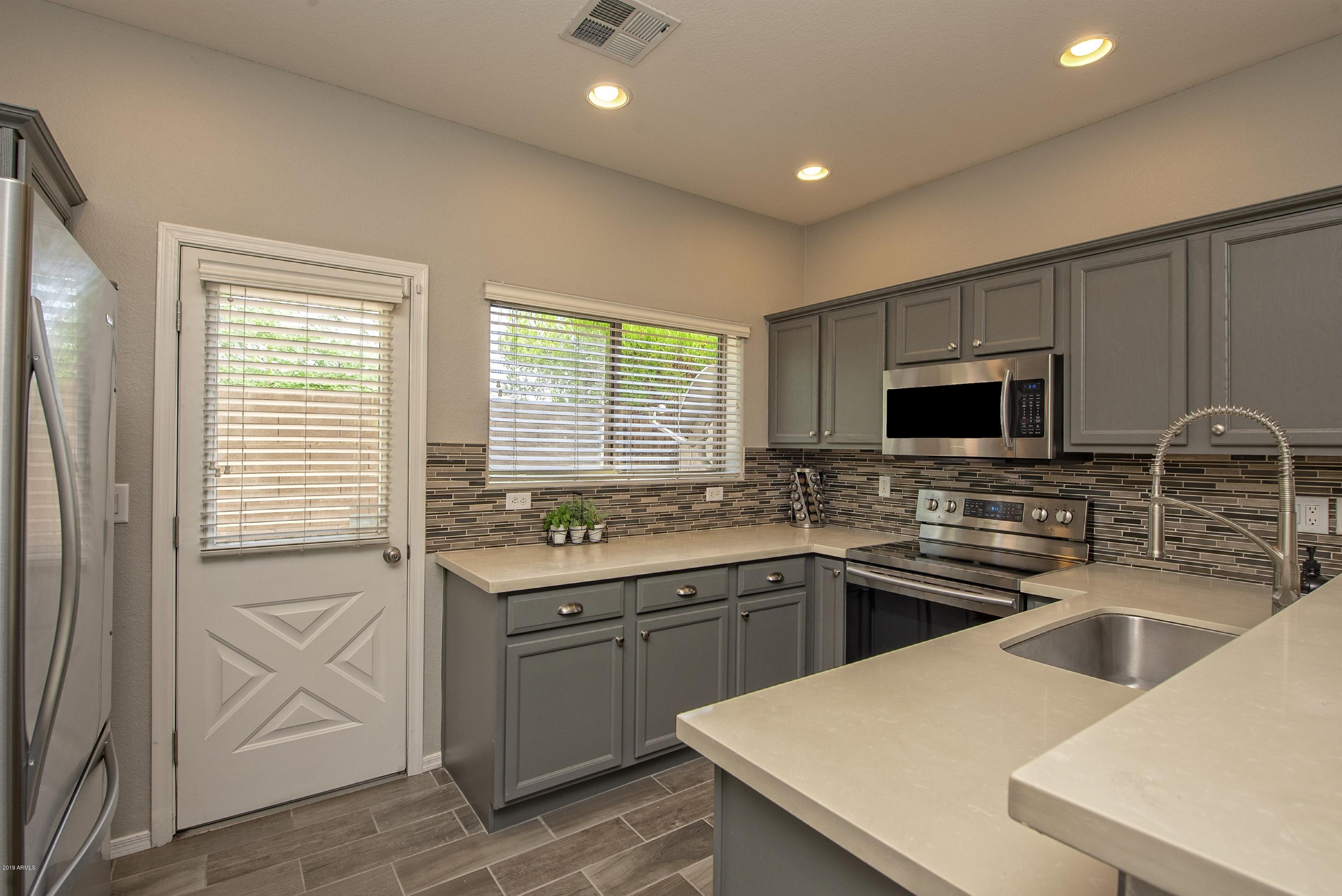 2929 North 37th Street, Unit 14 Phoenix, AZ 85018 - Photo 1 of 17 005_Updated Kitchen