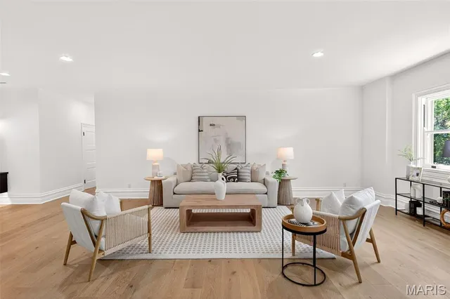 $825,000 | 4341 Westminster Place, Unit 2, St. Louis, MO 63108