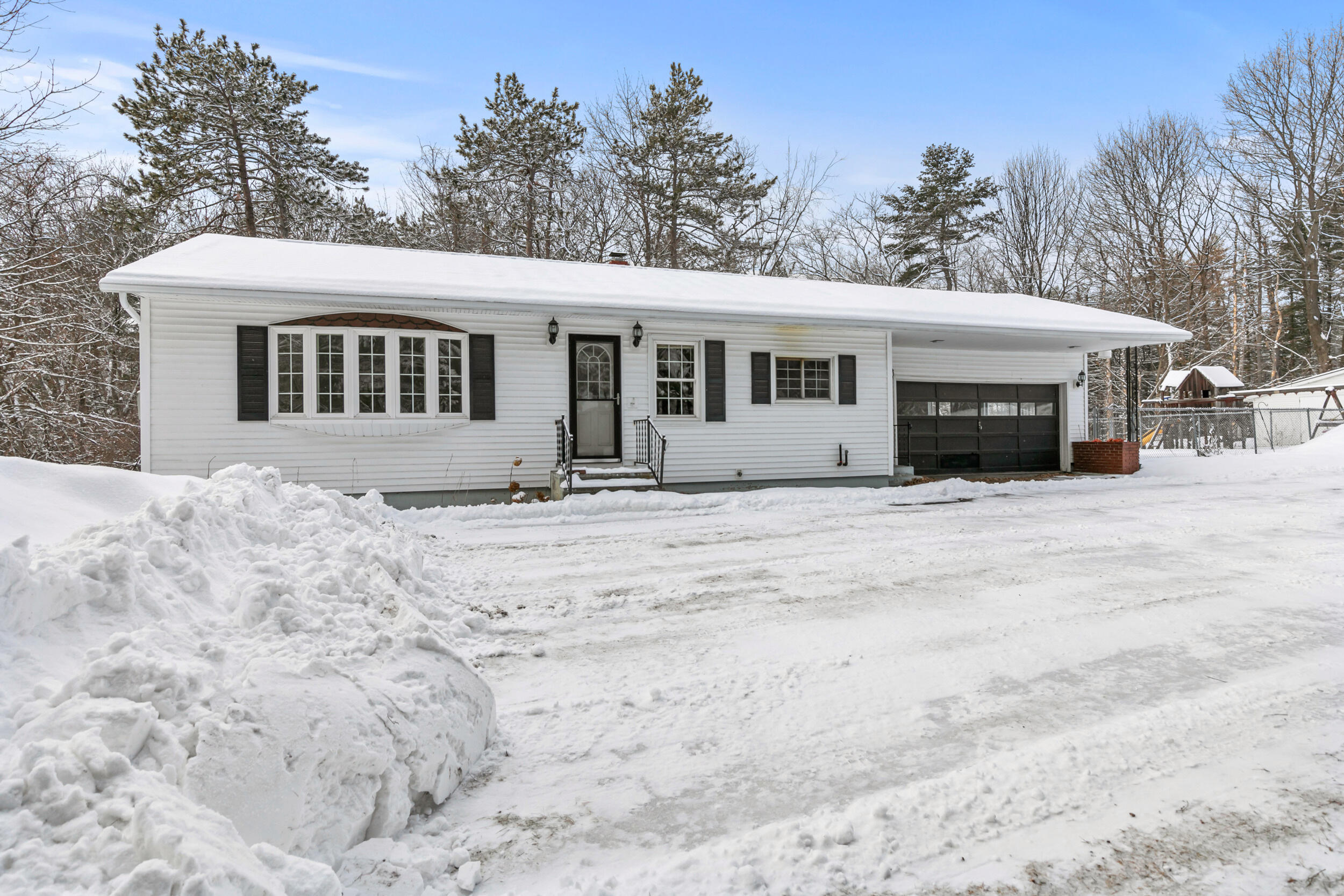 628 Main Street Lewiston, ME 04240 - Photo 2 of 17 628 main st, lewiston06