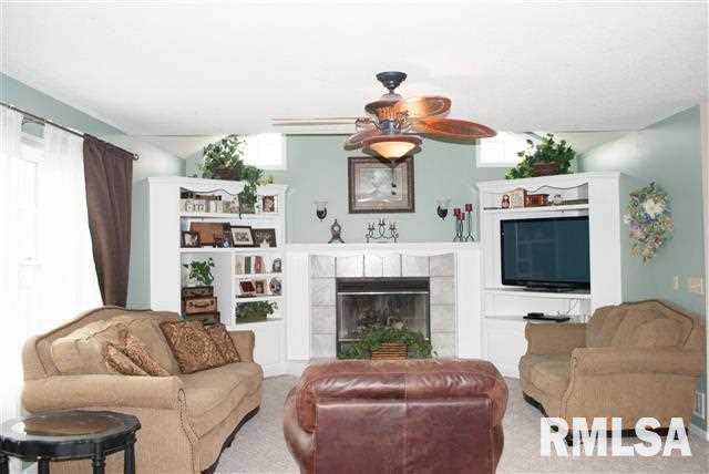 5142 White Post Road Bettendorf, IA 52722 - Photo 3 of 17