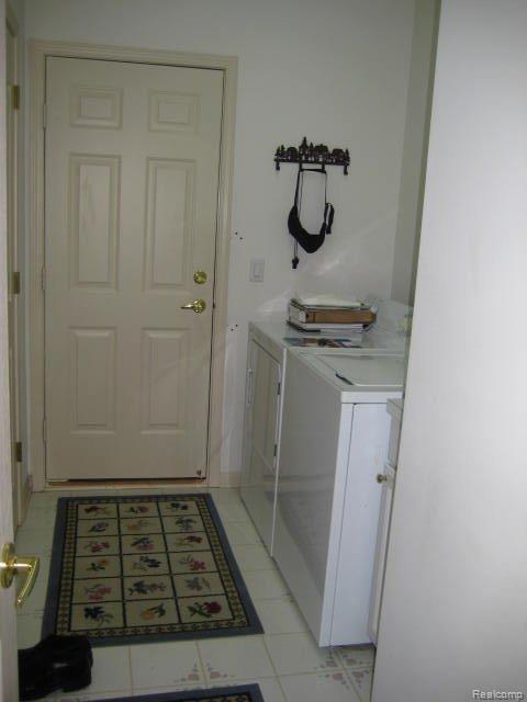 833 Garnet Court, Unit 50 Rochester, MI 48306 - Photo 9 of 24 Laundry