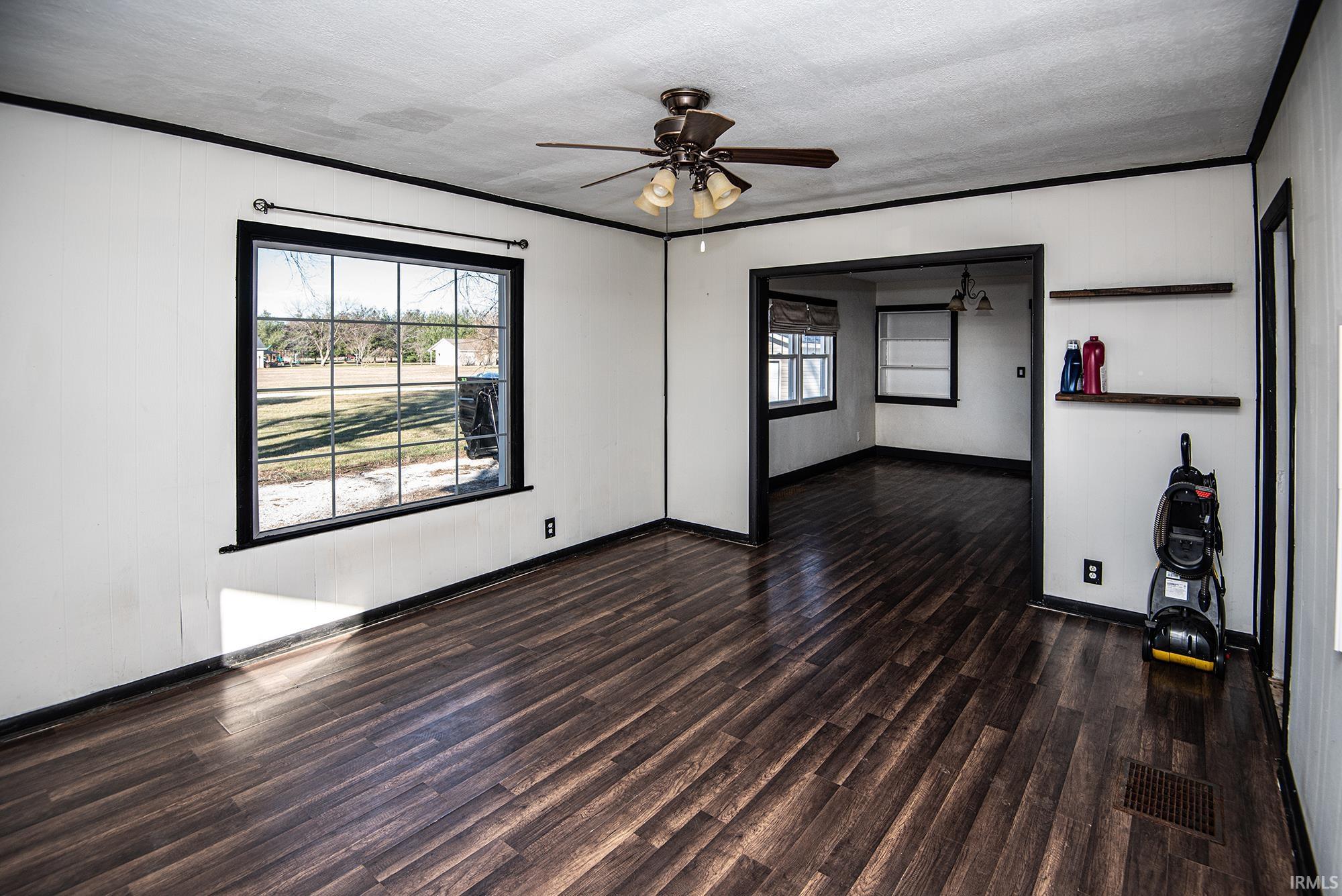 2320 South Henderson Road Vincennes, IN 47591 - Photo 3 of 26