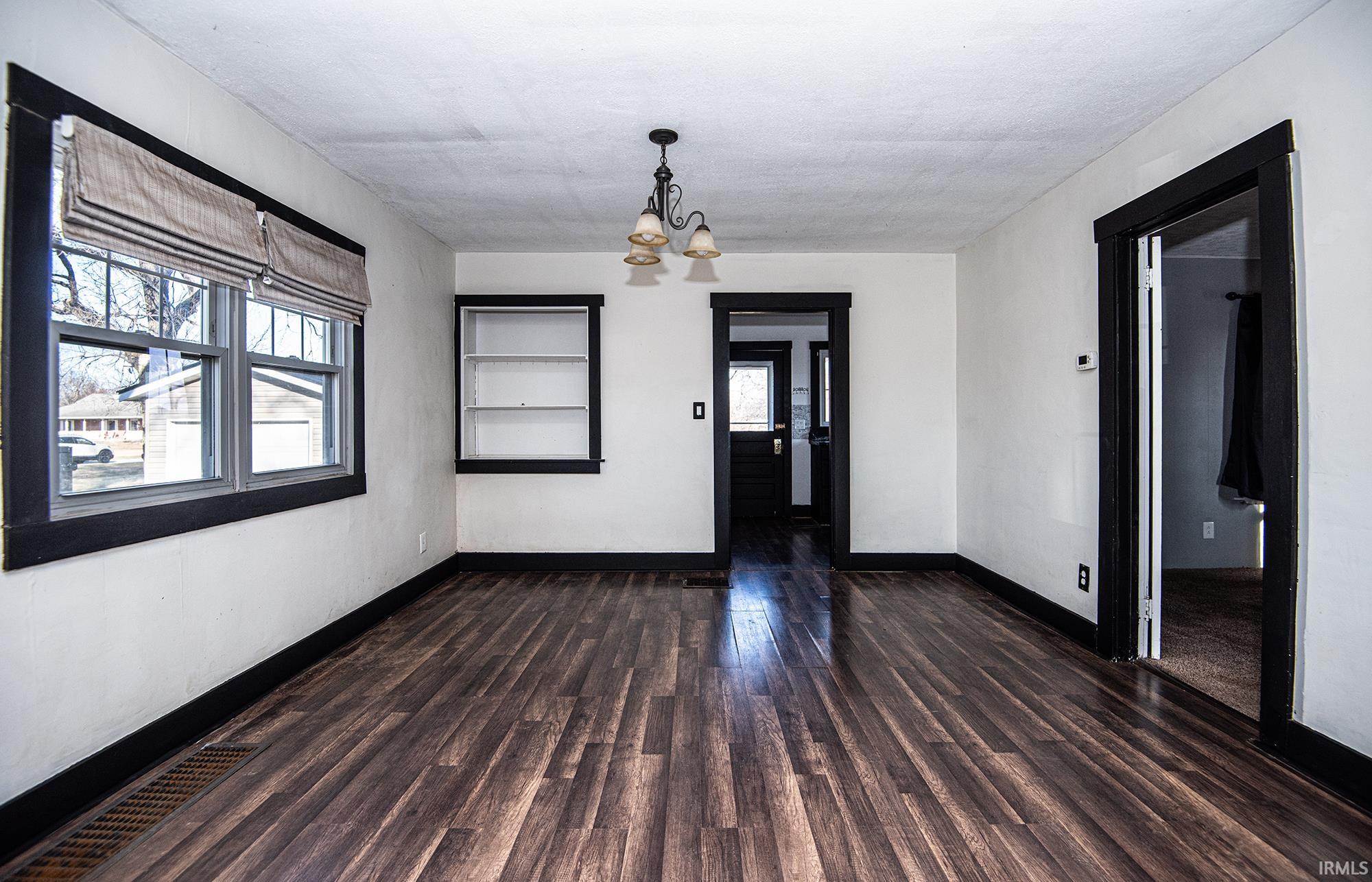 2320 South Henderson Road Vincennes, IN 47591 - Photo 6 of 26