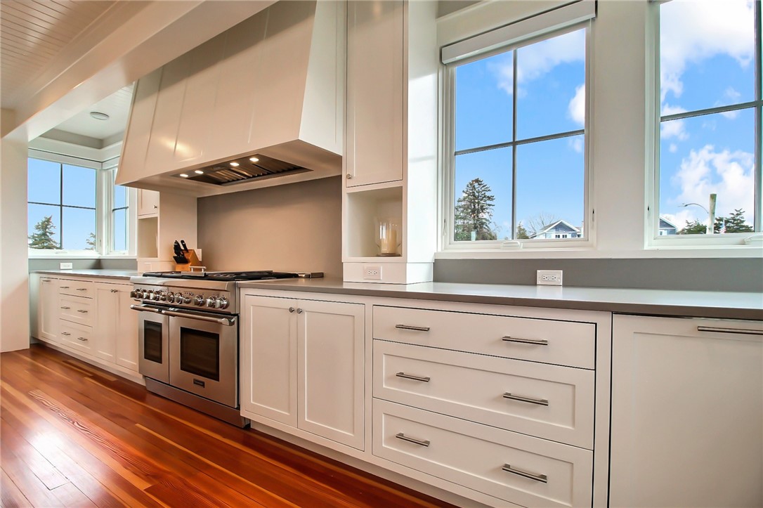 111 Avondale Road Westerly, RI 02891 - Photo 25 of 50