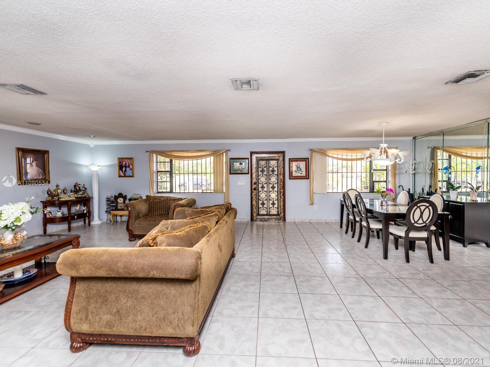 2820 Southwest 95th Avenue Miami, FL 33165 - Photo 19 of 100