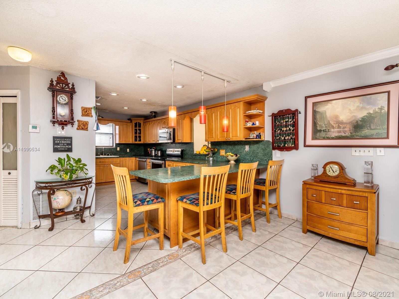 2820 Southwest 95th Avenue Miami, FL 33165 - Photo 29 of 100