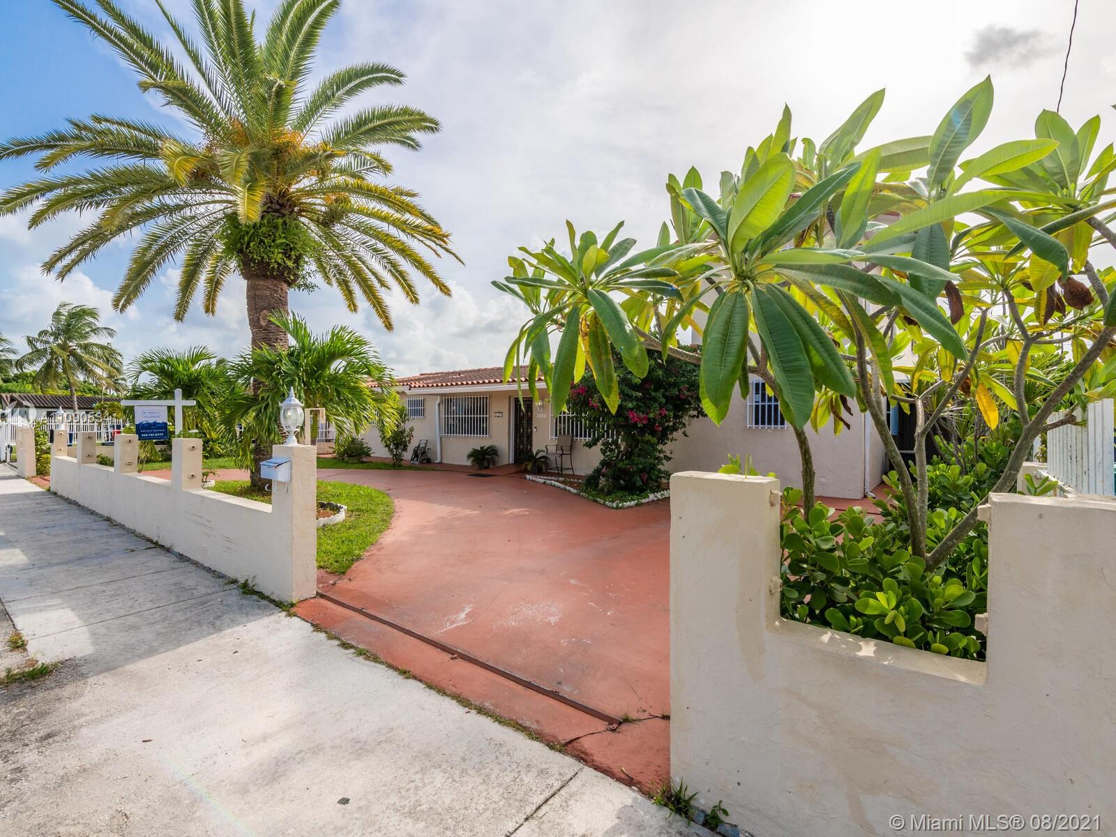2820 Southwest 95th Avenue Miami, FL 33165 - Photo 4 of 100