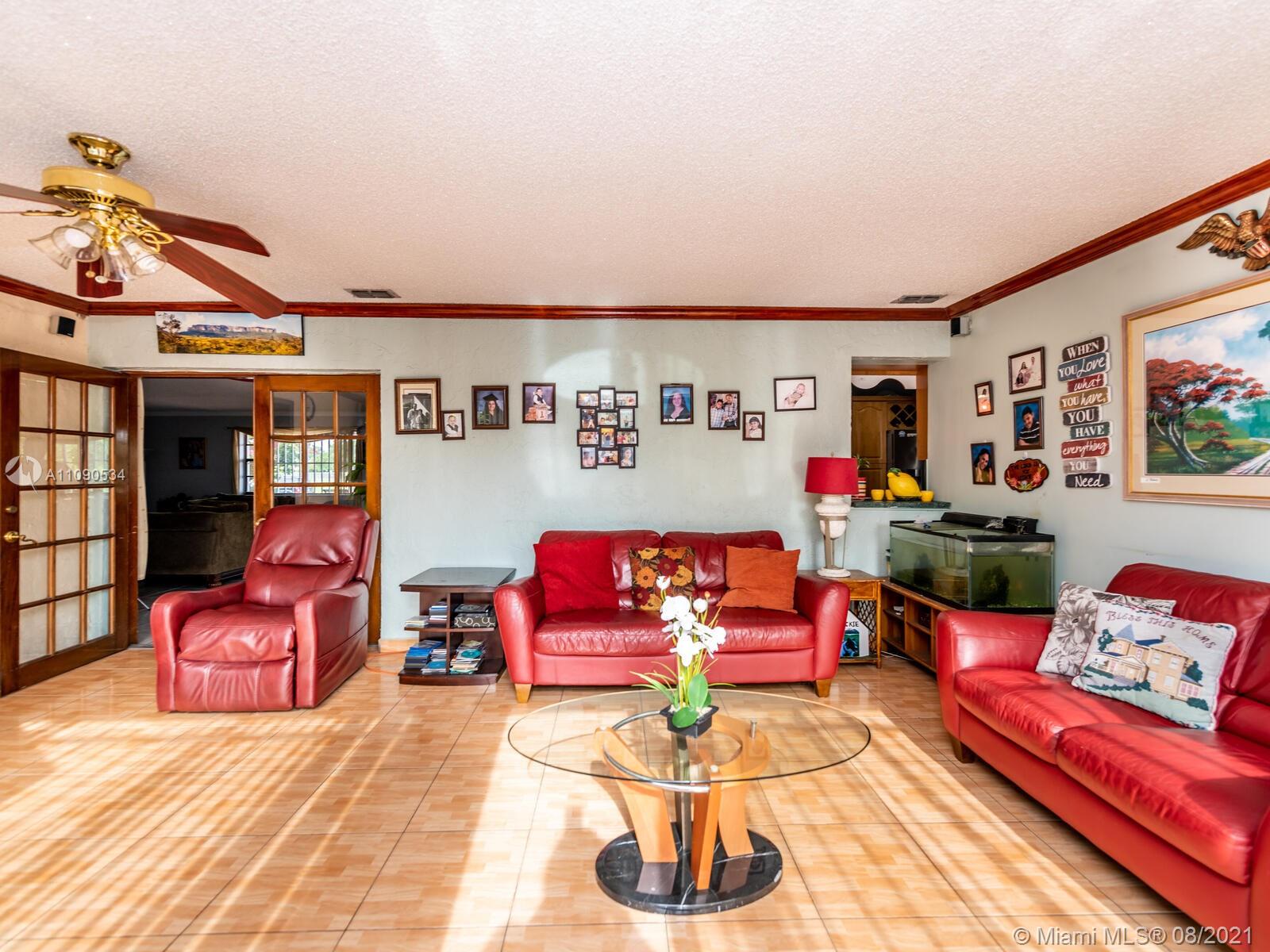 2820 Southwest 95th Avenue Miami, FL 33165 - Photo 46 of 100 a living room with furniture