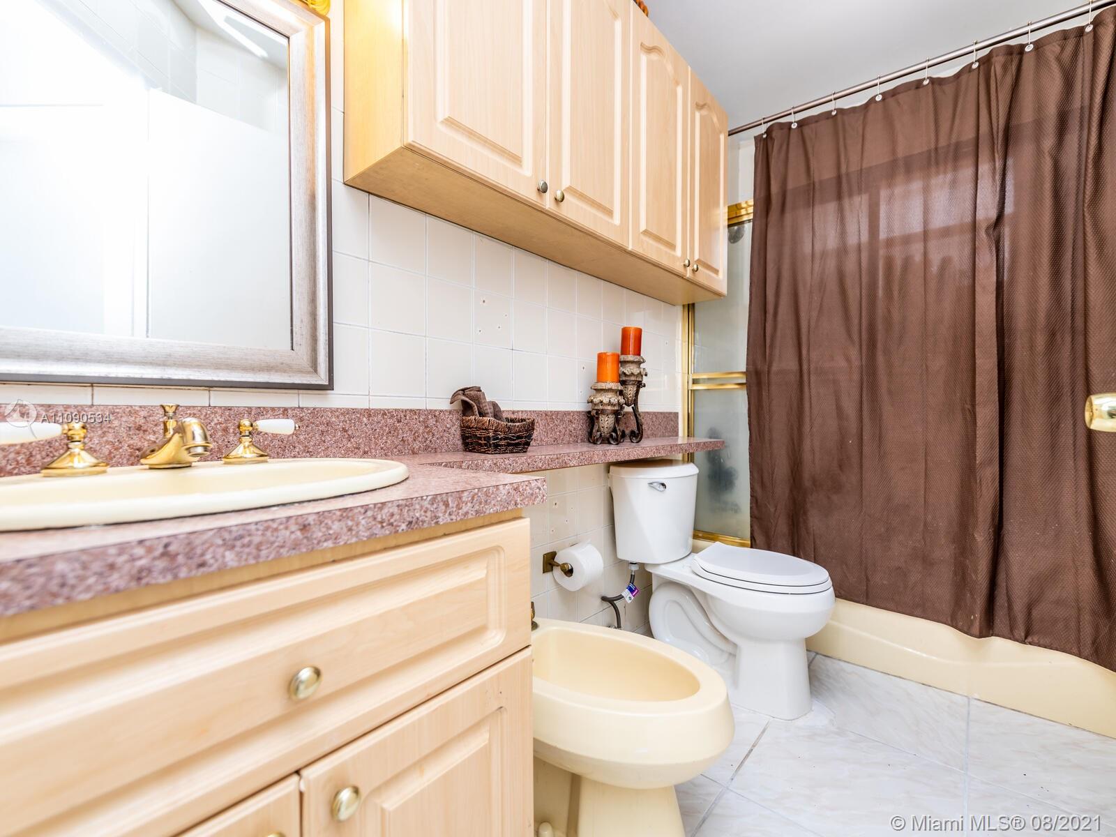 2820 Southwest 95th Avenue Miami, FL 33165 - Photo 49 of 100