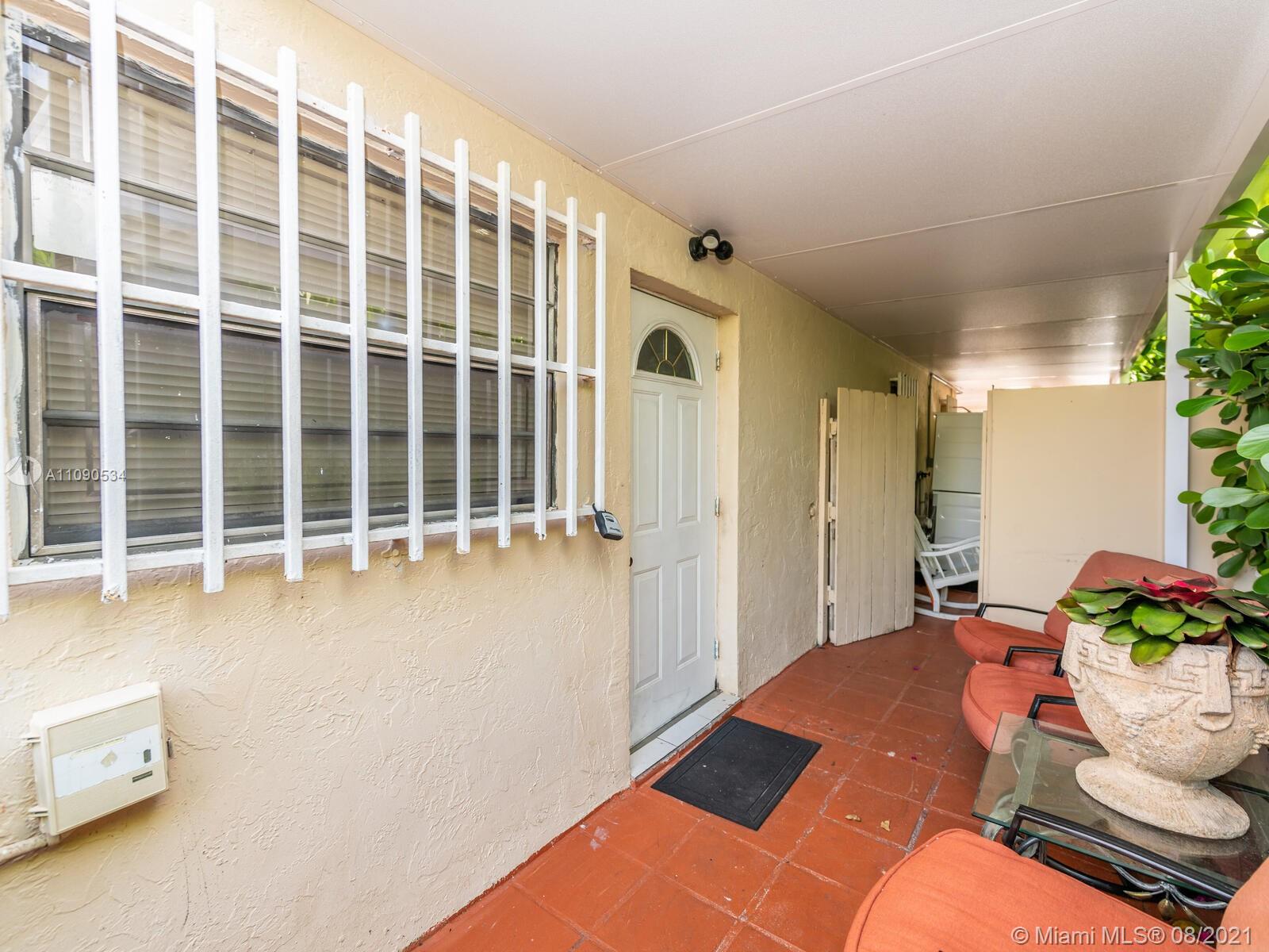 2820 Southwest 95th Avenue Miami, FL 33165 - Photo 52 of 100