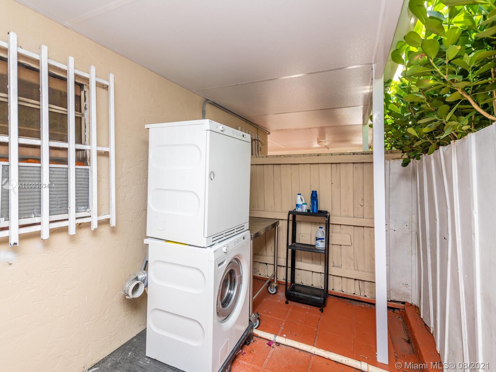2820 Southwest 95th Avenue Miami, FL 33165 - Photo 53 of 100