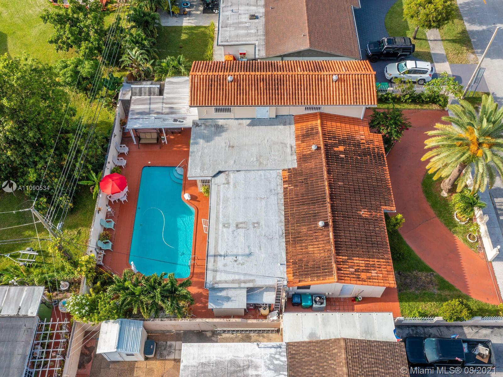 2820 Southwest 95th Avenue Miami, FL 33165 - Photo 57 of 100 an aerial view of residential house with outdoor space and swimming pool