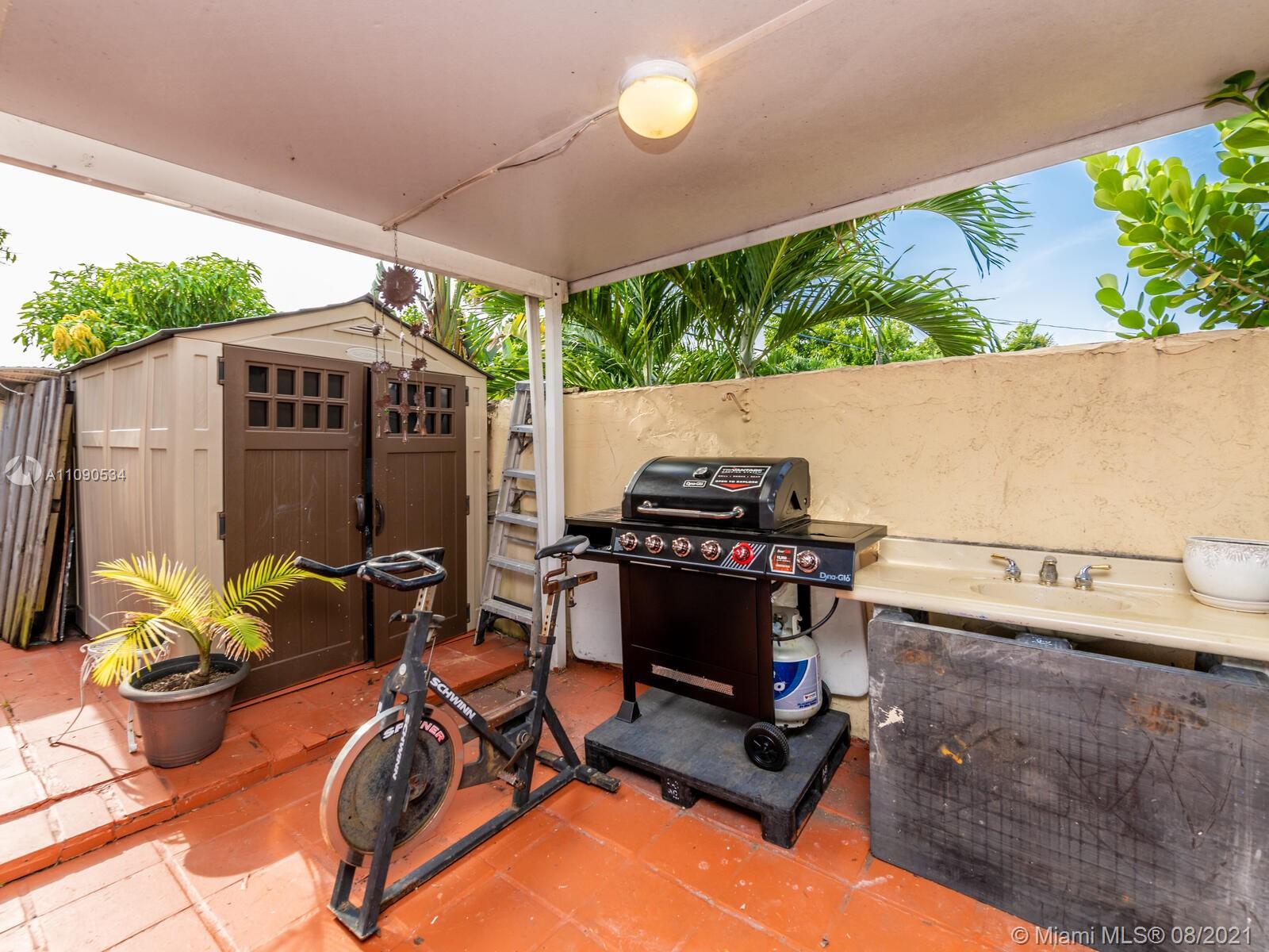 2820 Southwest 95th Avenue Miami, FL 33165 - Photo 68 of 100