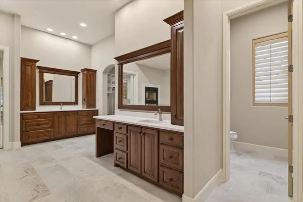 $4,500,000 | 701 West Walcott Street, Pilot Point, TX 76258
