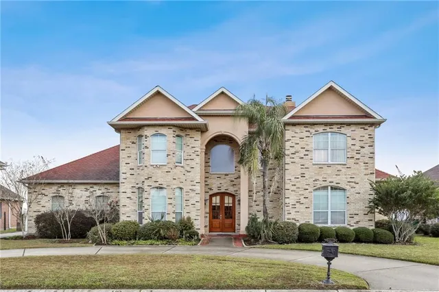 $569,000 | 1739 Wedgwood Drive, Harvey, LA 70058