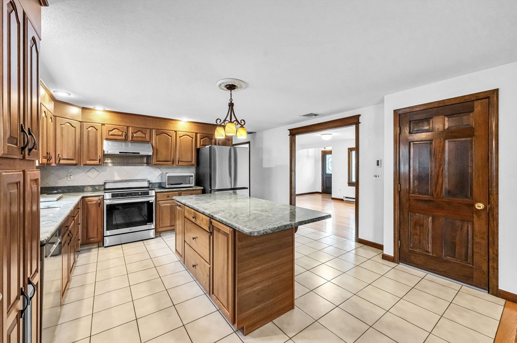 169 Country Road Agawam, MA 01001 - Photo 12 of 41