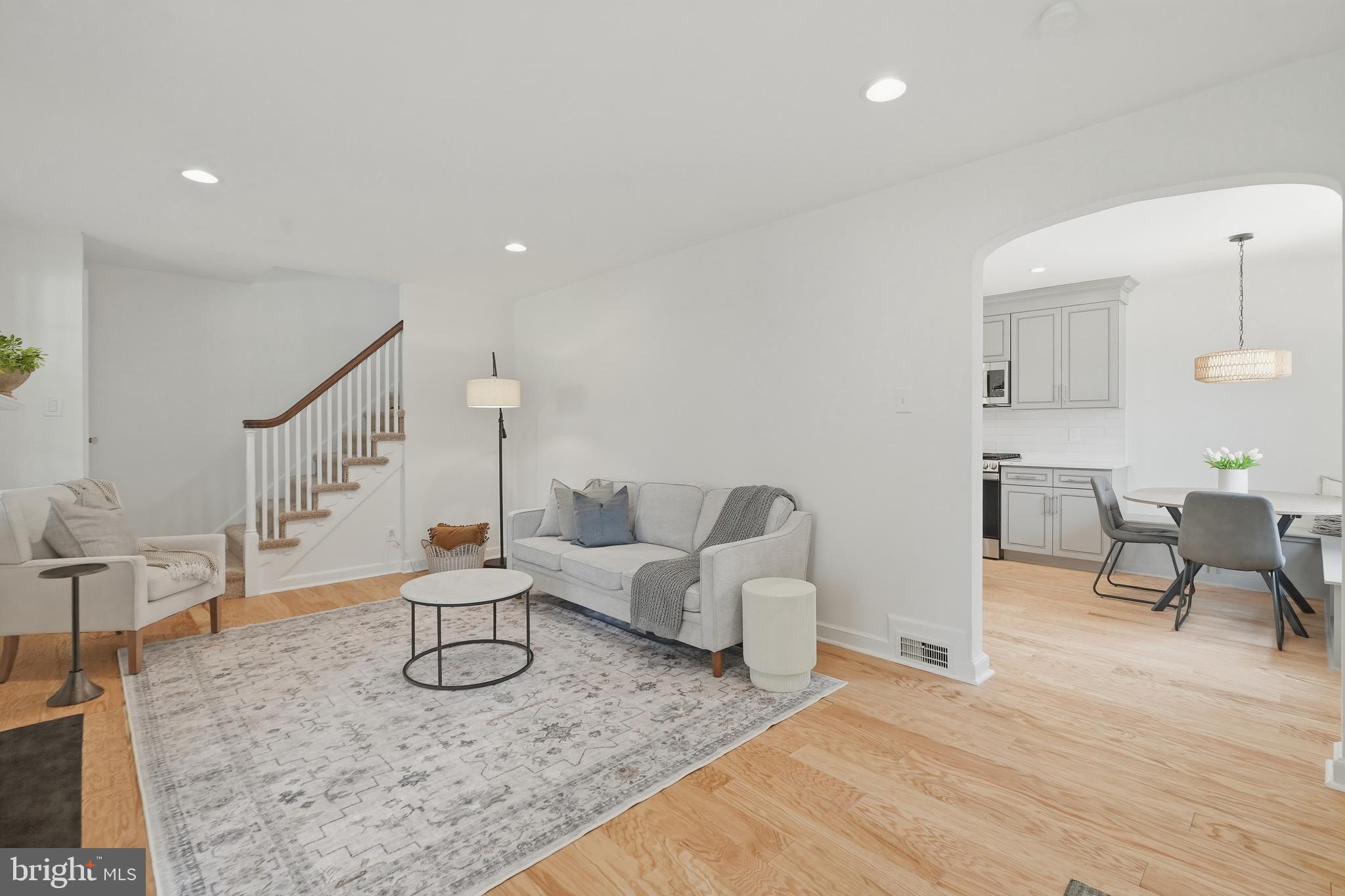 800 Pleasant Hill Road Wallingford, PA 19086 - Photo 4 of 34 a living room with furniture and wooden floor