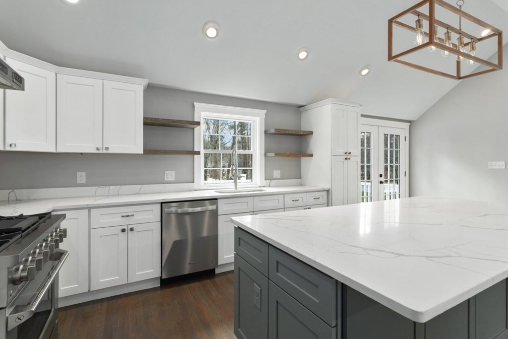 10 Olde Towne Road Lynnfield, MA 01940 - Photo 6 of 32