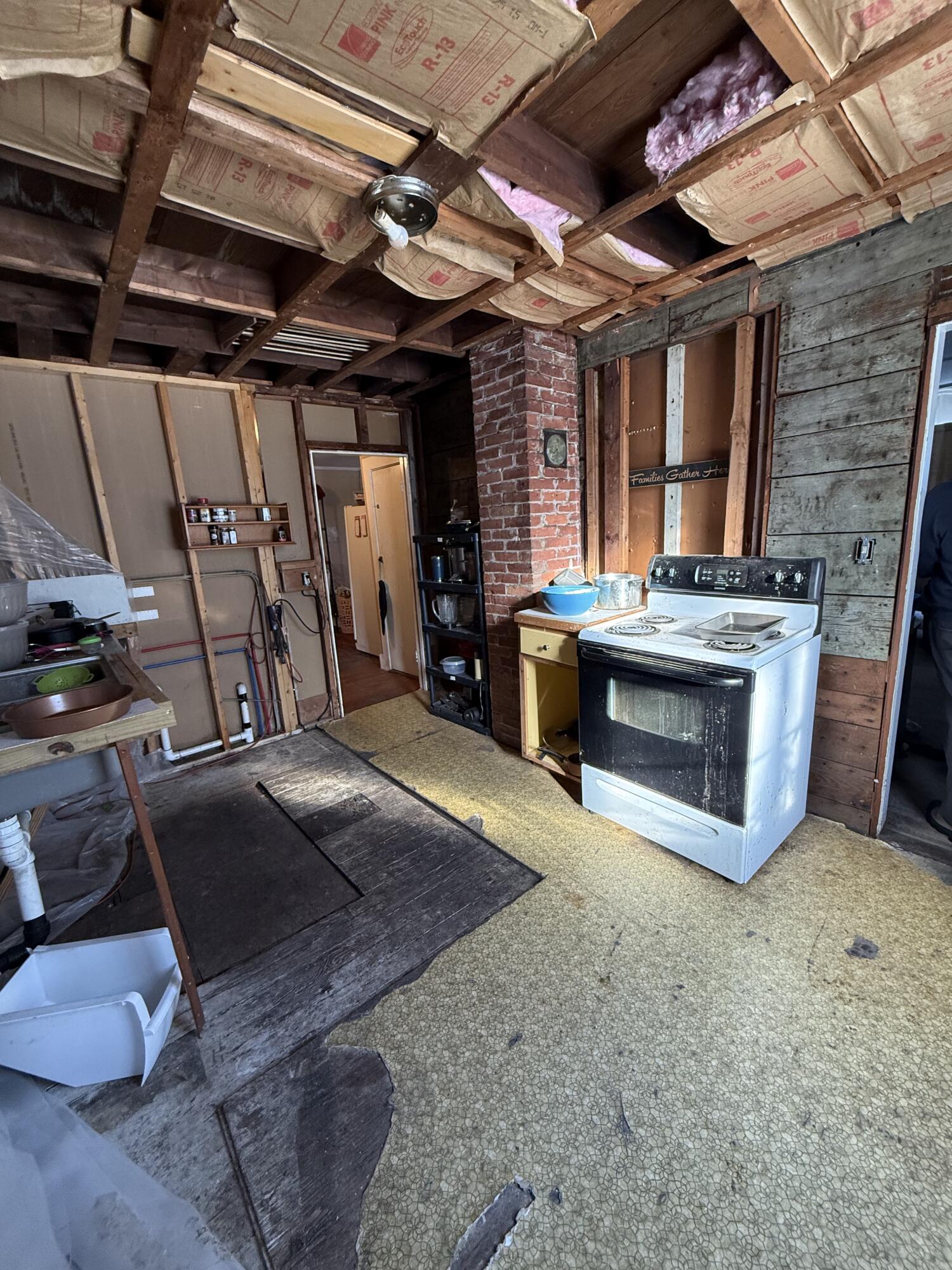 819 Pleasant Point Road Cushing, ME 04563 - Photo 4 of 8 IMG_1538