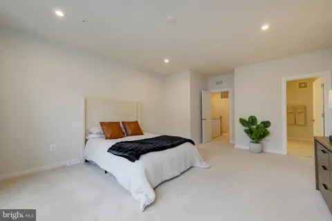 $479,000 | 203 Park Central Terrace, Manassas Park, VA 20111