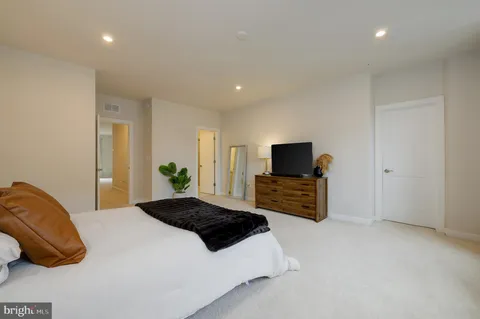 $479,000 | 203 Park Central Terrace, Manassas Park, VA 20111