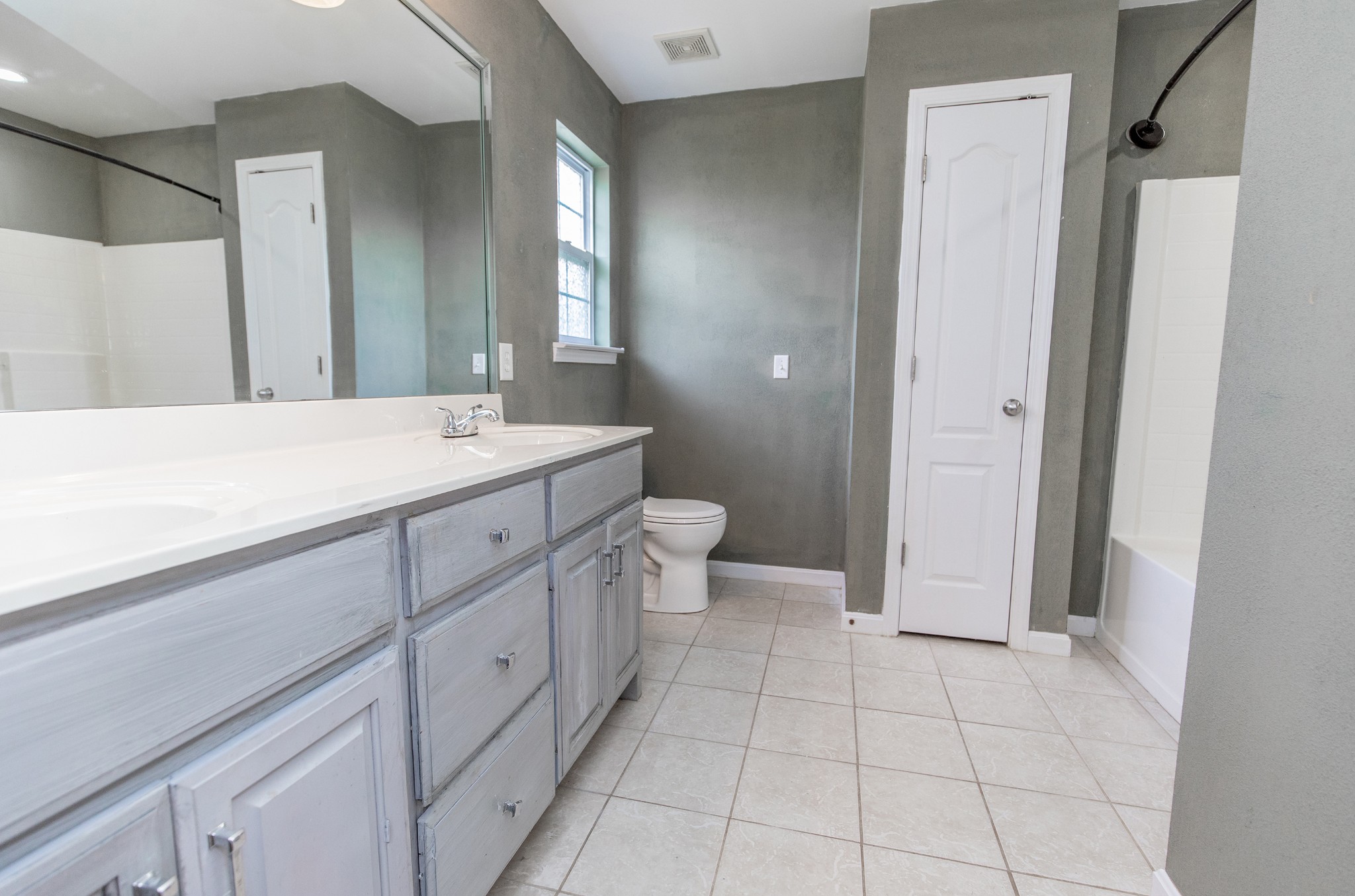 443 Clearview Road Cottontown, TN 37048 - Photo 9 of 21 a spacious bathroom with a shower sink and toilet