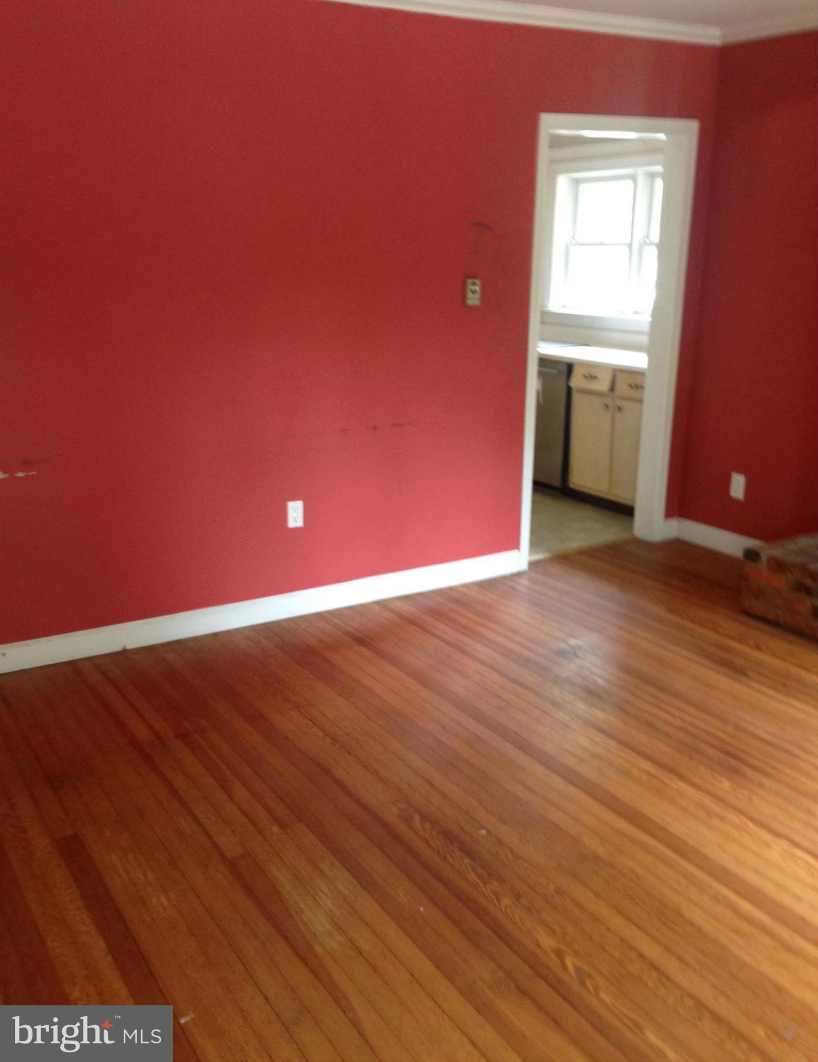 428 Londontown Road Edgewater, MD 21037 - Photo 3 of 13 Living Room