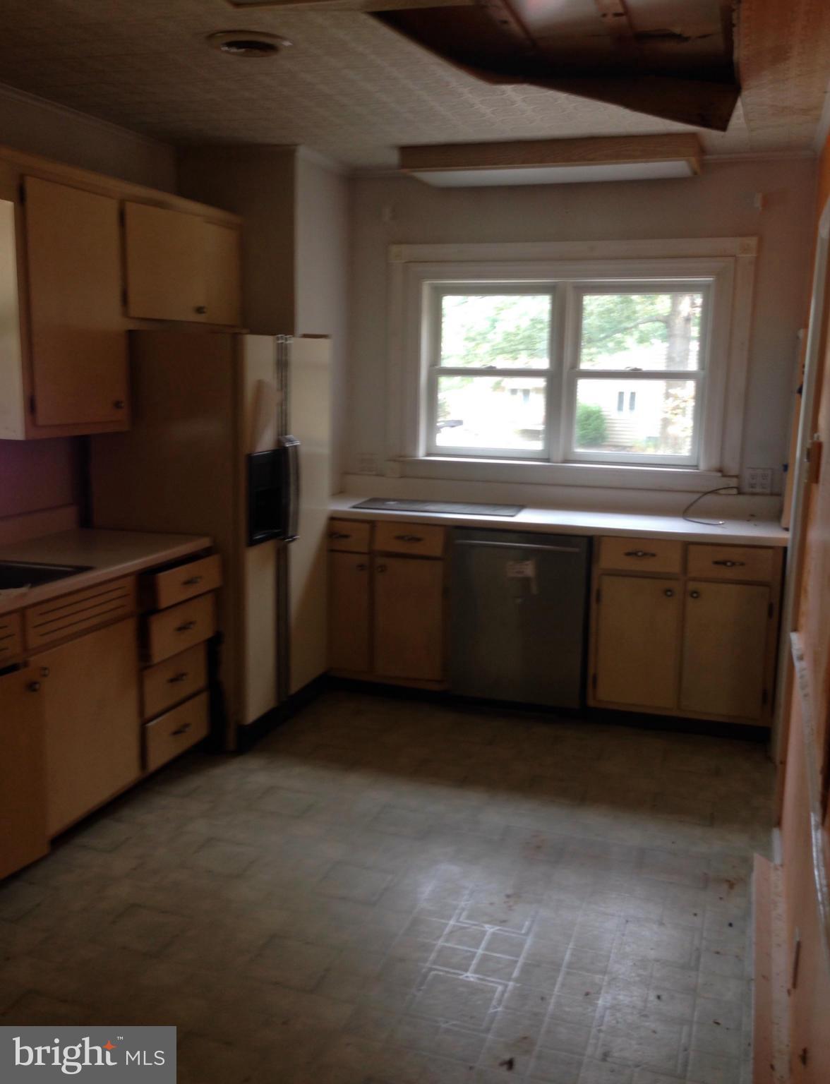428 Londontown Road Edgewater, MD 21037 - Photo 5 of 13 Kitchen