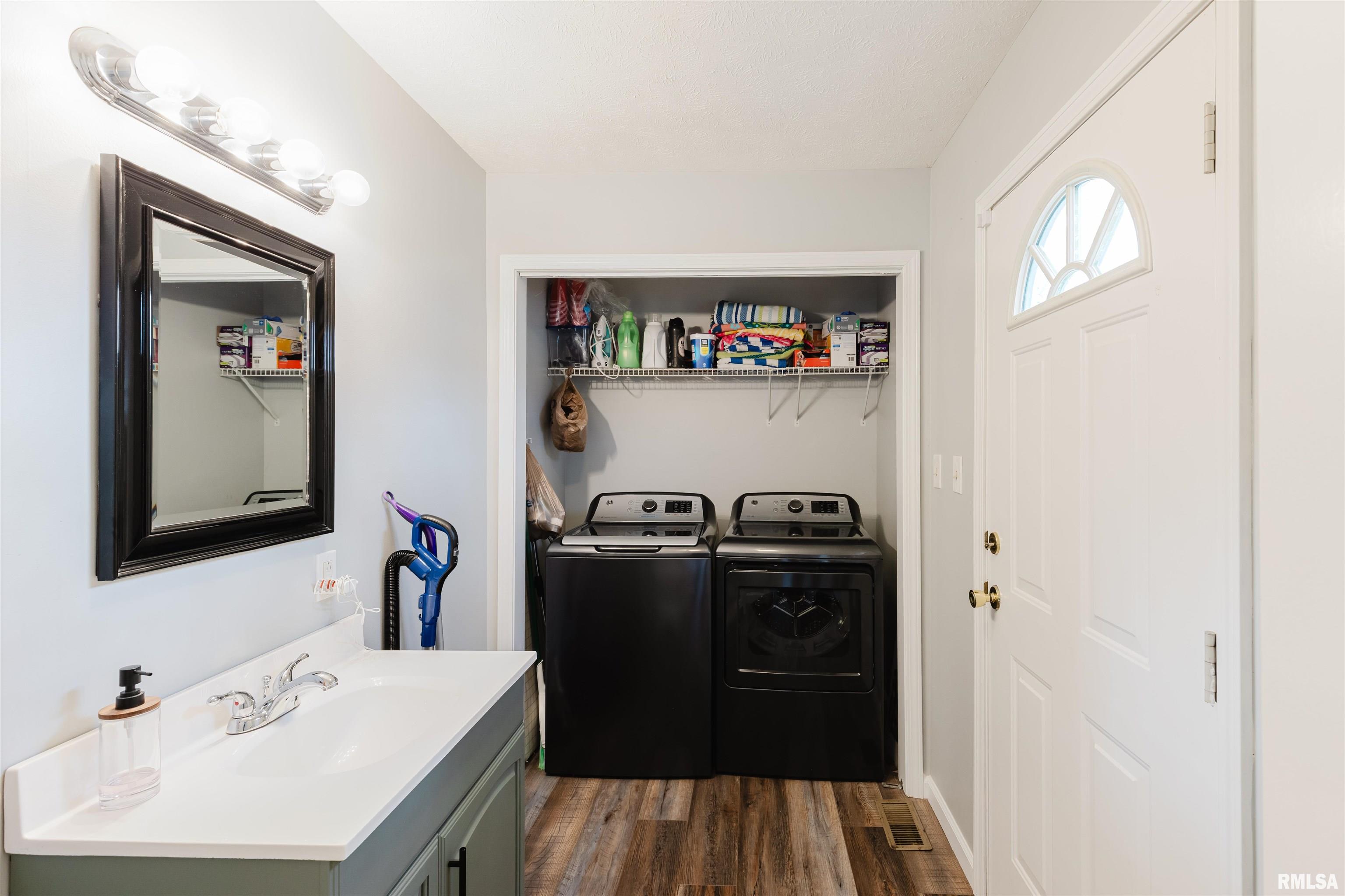 2901 Delora Lane Herrin, IL 62948 - Photo 15 of 30