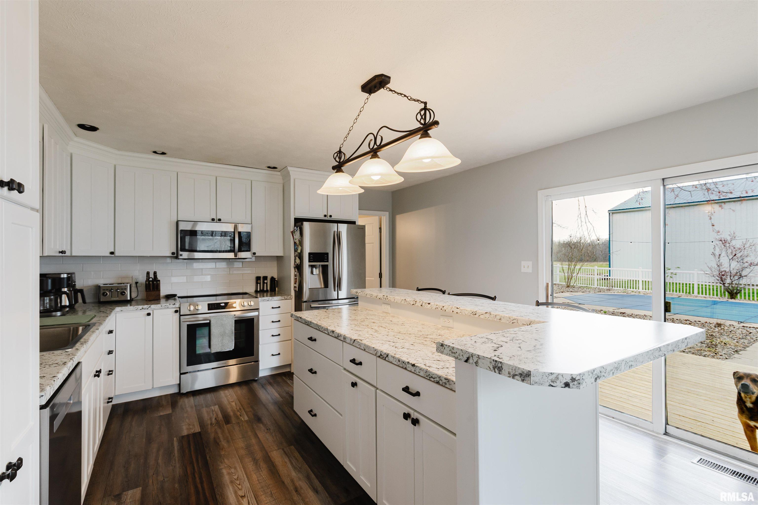 2901 Delora Lane Herrin, IL 62948 - Photo 6 of 30