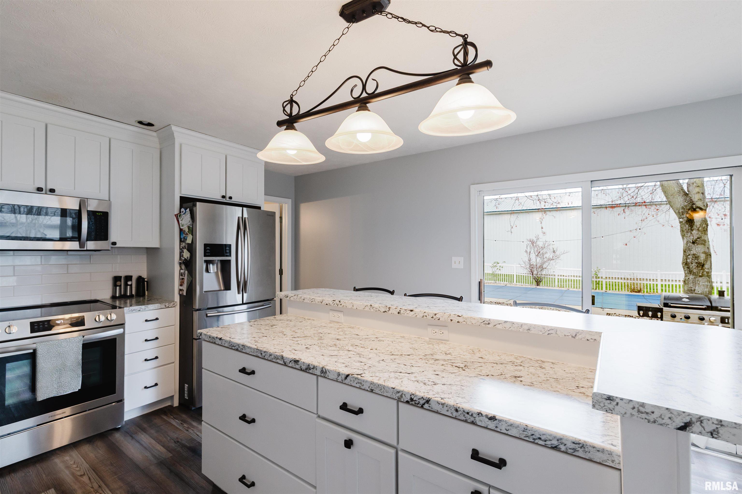 2901 Delora Lane Herrin, IL 62948 - Photo 7 of 30