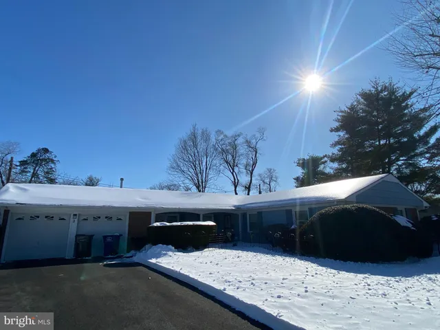 $399,000 | 2 Creekview Road, Willingboro, NJ 08046