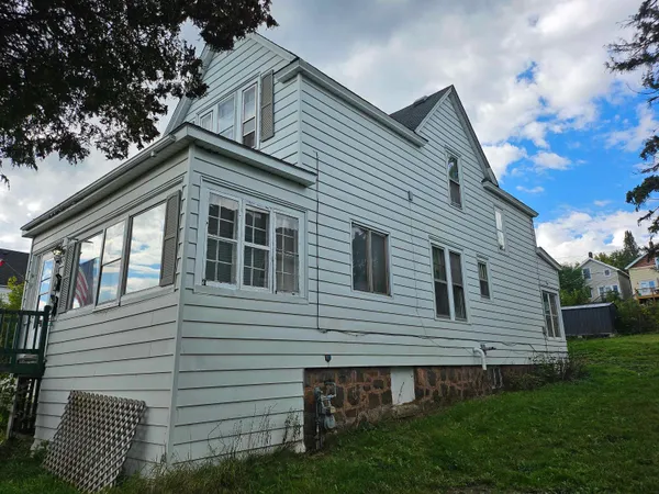 $185,000 | 917 East 7th Street, Duluth, MN 55805