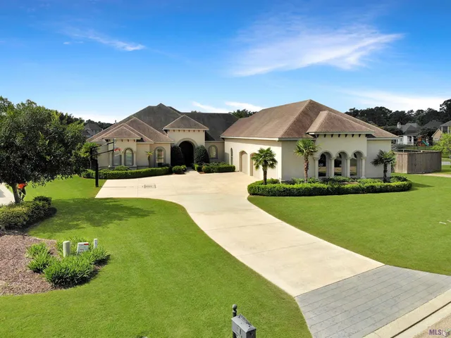$1,399,900 | 25792 Carnoustie Way, Denham Springs, LA 70726
