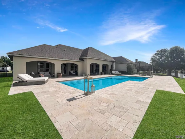 $1,300,000 | 25792 Carnoustie Way, Denham Springs, LA 70726