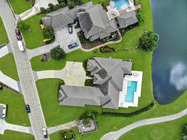 $1,300,000 | 25792 Carnoustie Way, Denham Springs, LA 70726