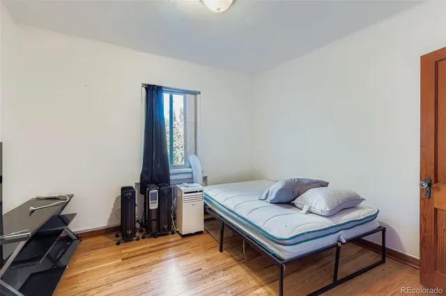 a view of a workspace with furniture