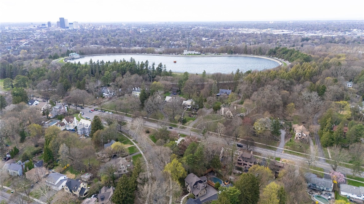 86 Chadbourne Road Brighton, NY 14618 - Photo 7 of 46