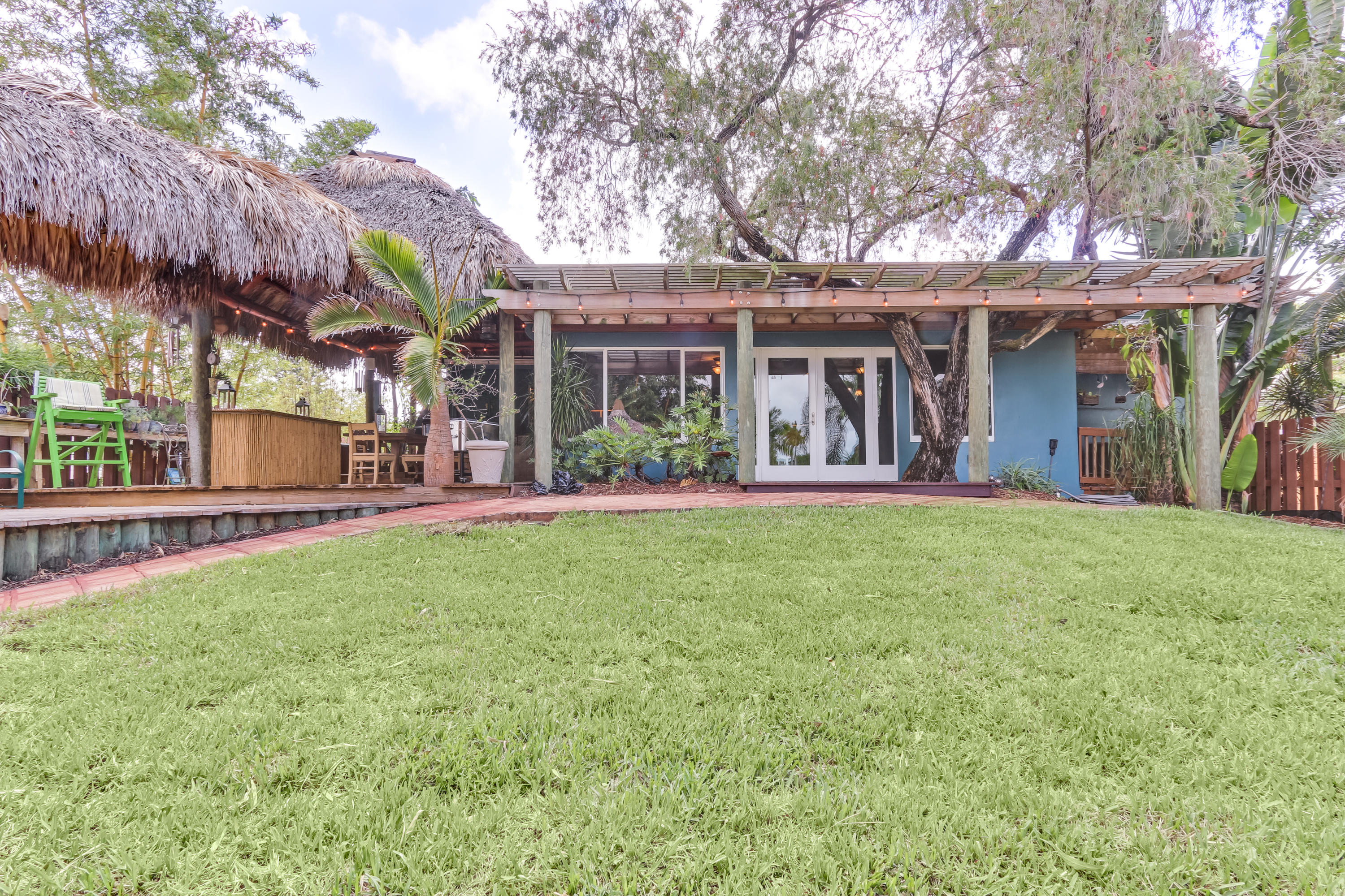 1811 High Ridge Road Lake Worth, FL 33461 - Photo 10 of 39 Back of house