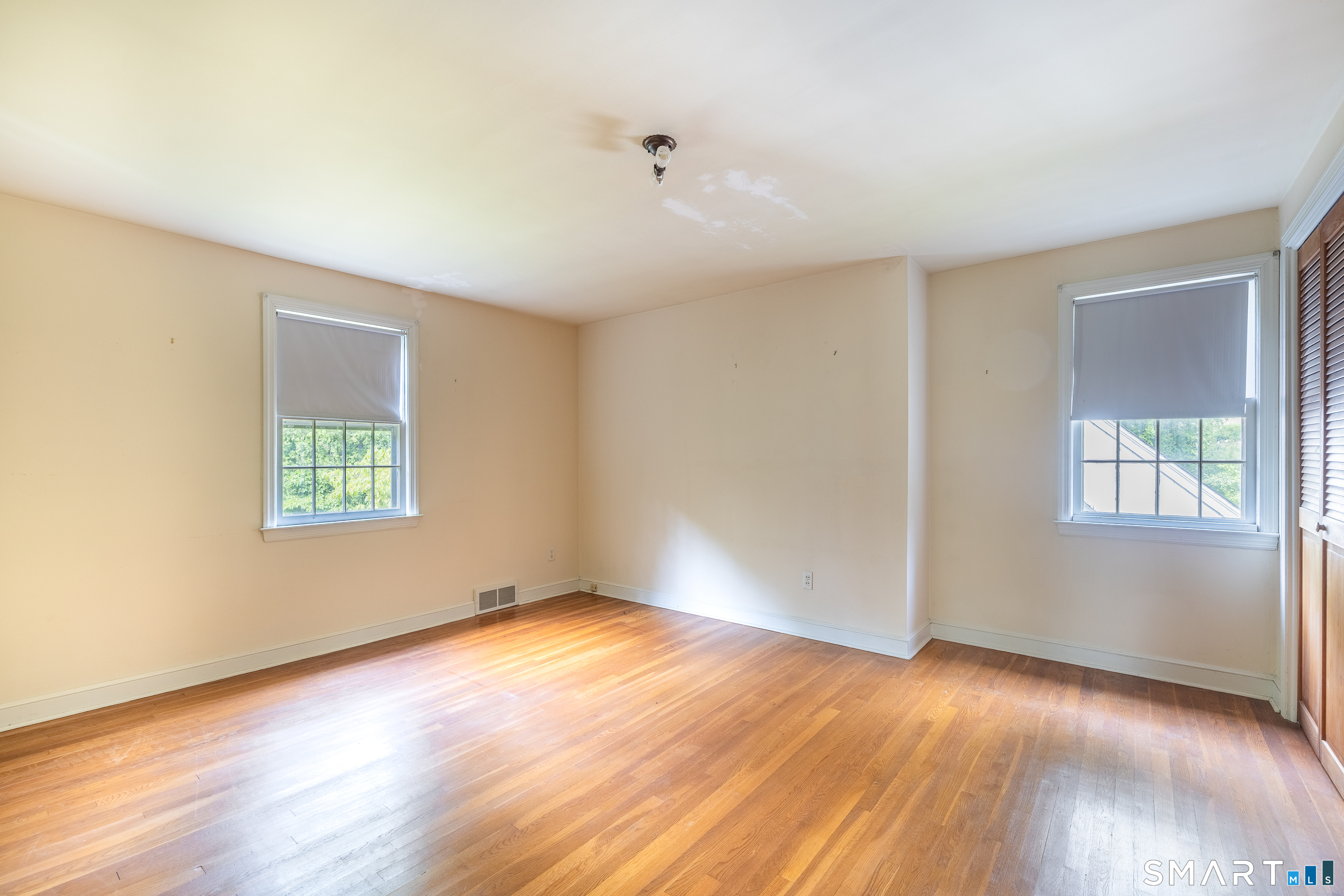 65 Manor Hill Road Stratford, CT 06614 - Photo 23 of 36