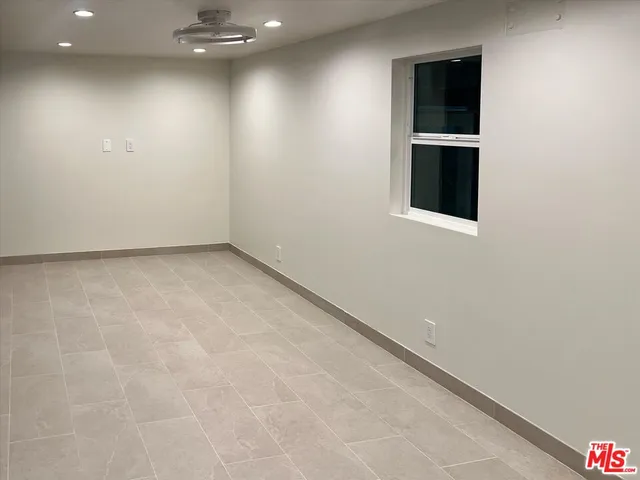 $5,100 | 9634 Via Rimini, Unit 118, Sun Valley, CA 91504