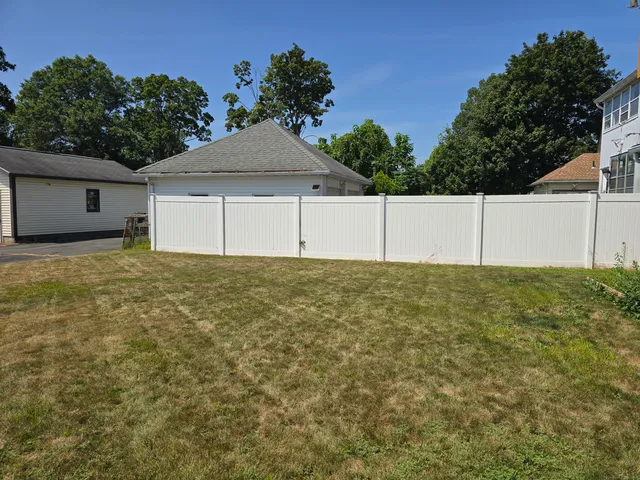 $2,100 | 21 Oakwood Street, East Hartford, CT 06108