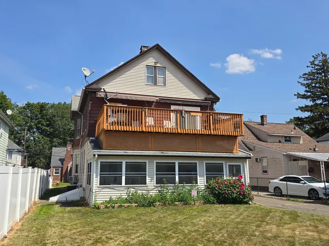 $2,100 | 21 Oakwood Street, East Hartford, CT 06108