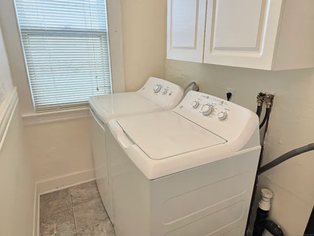 $2,100 | 21 Oakwood Street, East Hartford, CT 06108