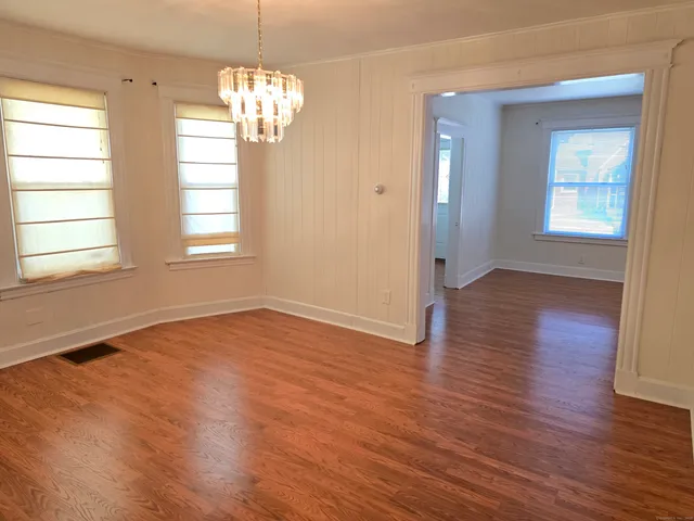 $2,100 | 21 Oakwood Street, East Hartford, CT 06108