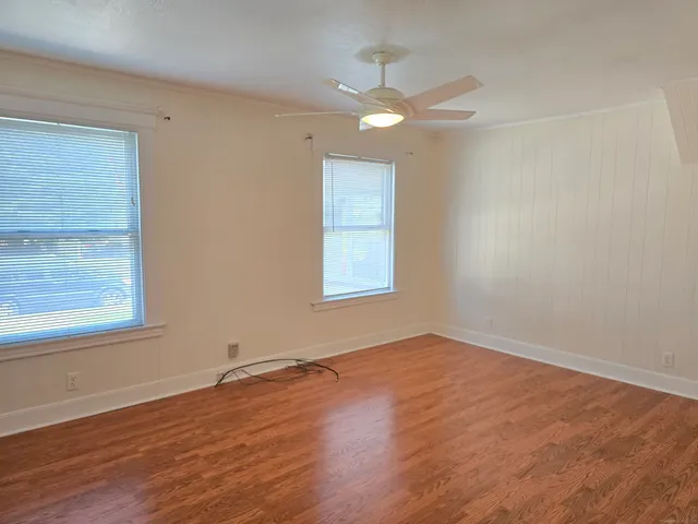 $2,100 | 21 Oakwood Street, East Hartford, CT 06108